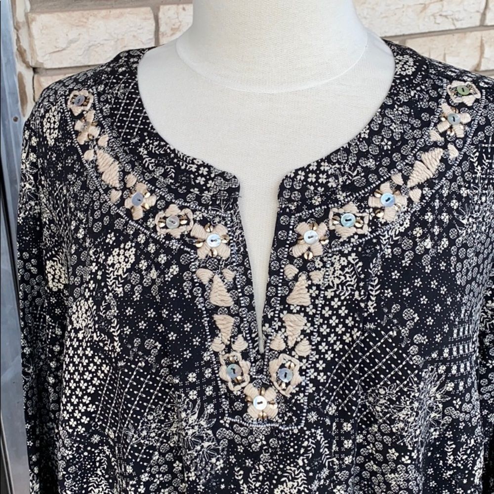 Embroidered Blouse - Picture 2 of 4